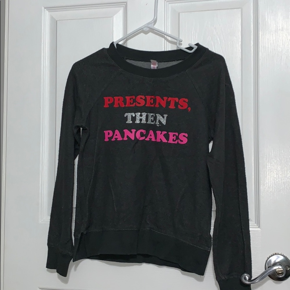 Long sleeve sweatshirt.